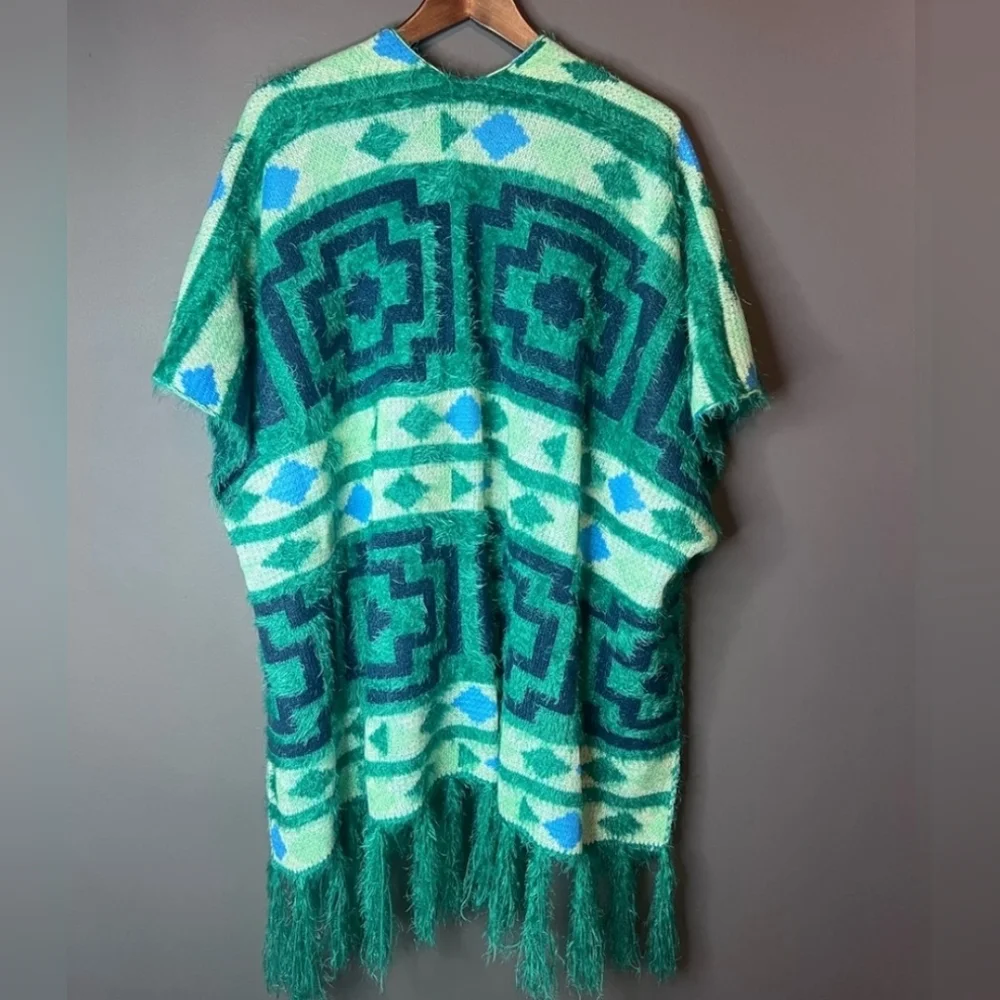 Free People Poncho Green Aztec Sweater Cape One Size New with Tags - Picture 2 of 9